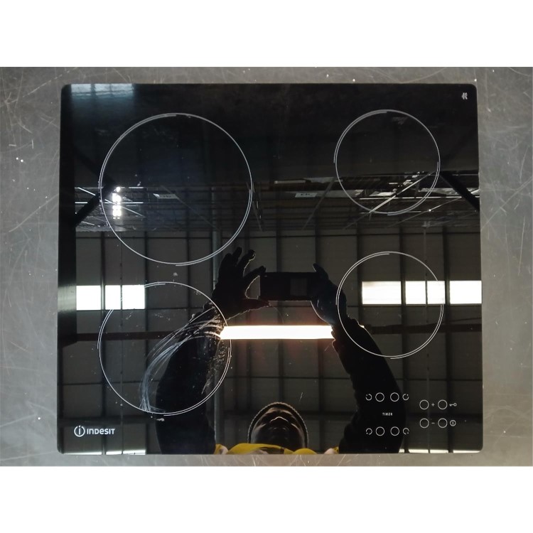 Refurbished Indesit RI161C 58cm 4 Zone Touch Control Ceramic Hob Black