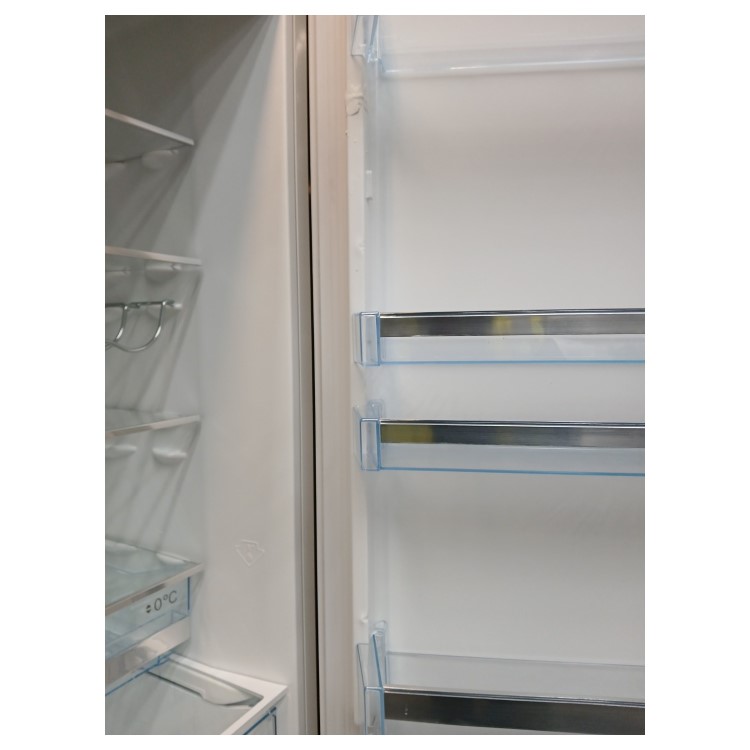 Refurbished Bosch Series 6 KGE49AWCAG Freestanding 413 Litre 60/40 Low Frost Fridge Freezer White