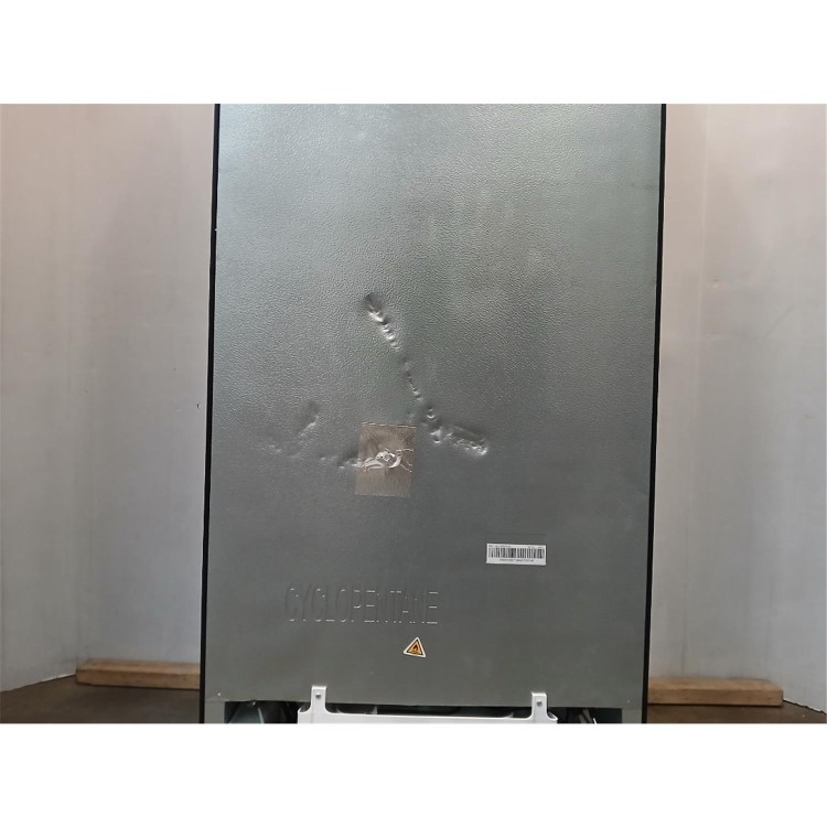 Refurbished Hisense 336 Litre 60/40 Freestanding Fridge Freezer - Black