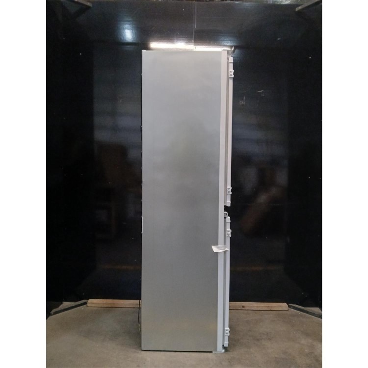 Refurbished Hotpoint 254 Litre 50/50 Integrated Fridge Freezer