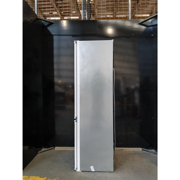 GRADE A2 - Beko 262 Litre 178cm 70/30 Integrated Fridge Freezer with Sliding Door Hinge