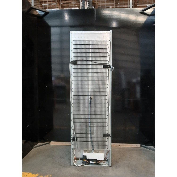 GRADE A2 - Beko 262 Litre 178cm 70/30 Integrated Fridge Freezer with Sliding Door Hinge