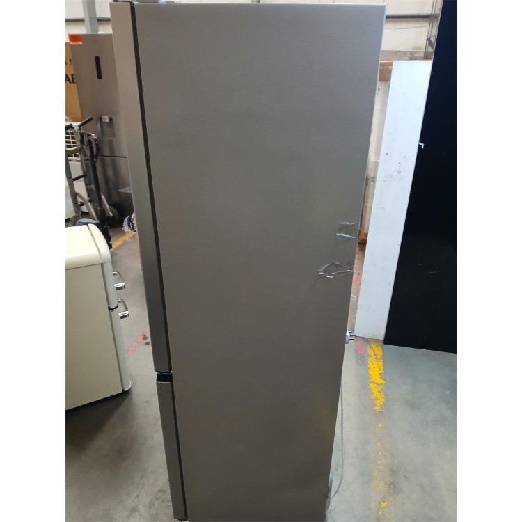 GRADE A2 - Indesit 322 Litre 70/30 Freestanding Fridge Freezer - Silver