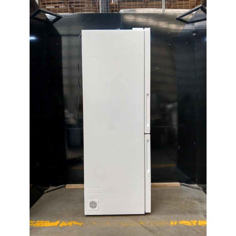 GRADE A2 - Hoover 355 Litre 60/40 Freestanding Fridge Freezer - White
