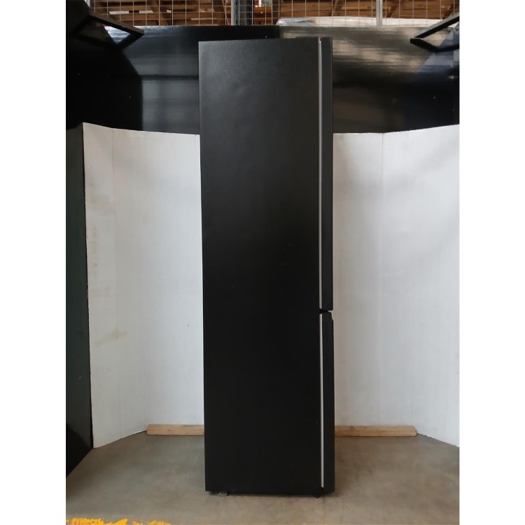 GRADE A2 - Hisense 336 Litre 60/40 Freestanding Fridge Freezer - Black