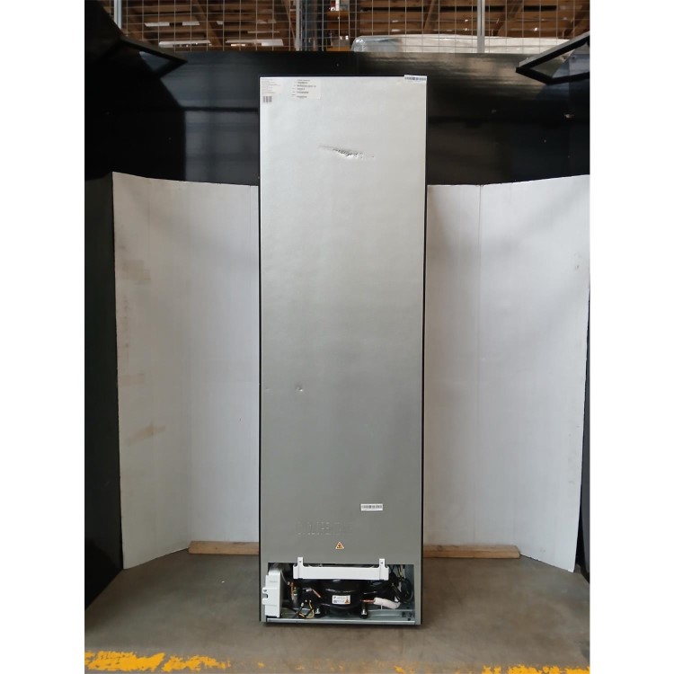 GRADE A2 - Hisense 336 Litre 60/40 Freestanding Fridge Freezer - Black