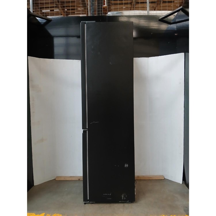 GRADE A2 - Hisense 336 Litre 60/40 Freestanding Fridge Freezer - Black