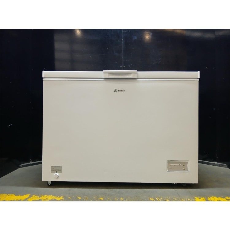 GRADE A2 - Indesit 308 Litre Freestanding Chest Freezer - White