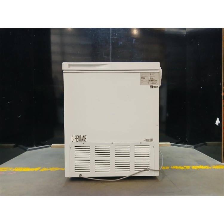 GRADE A2 - Indesit 308 Litre Freestanding Chest Freezer - White