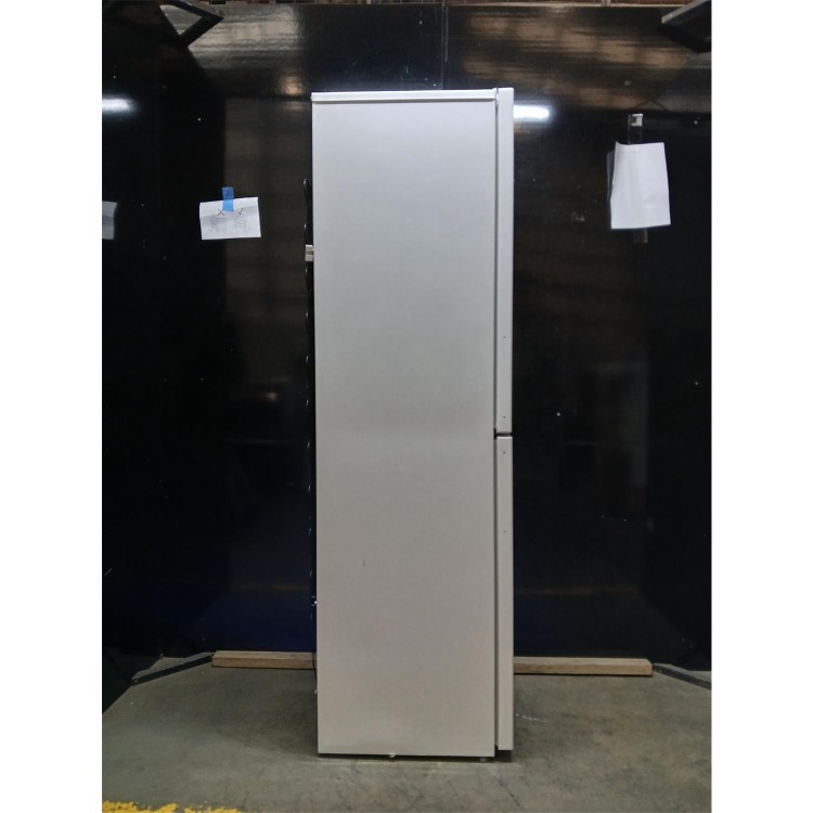 GRADE A2 - Indesit 287 Litre 50/50 Freestanding Fridge Freezer - White