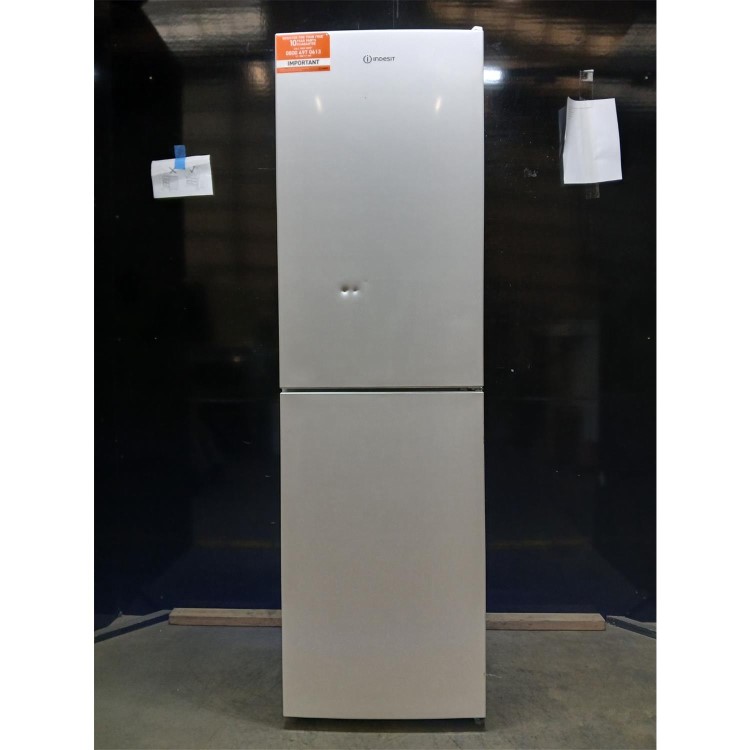 GRADE A2 - Indesit 287 Litre 50/50 Freestanding Fridge Freezer - White