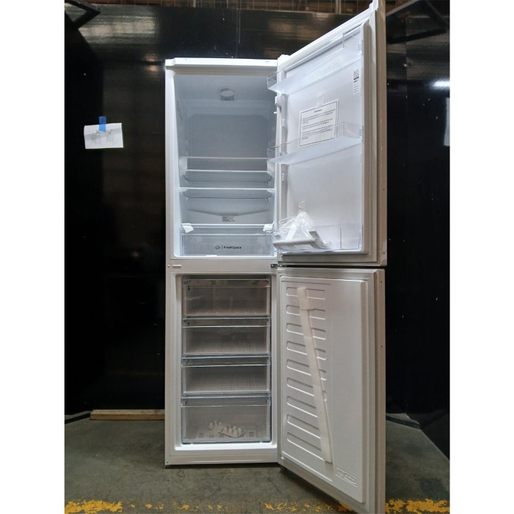 GRADE A2 - Indesit 287 Litre 50/50 Freestanding Fridge Freezer - White