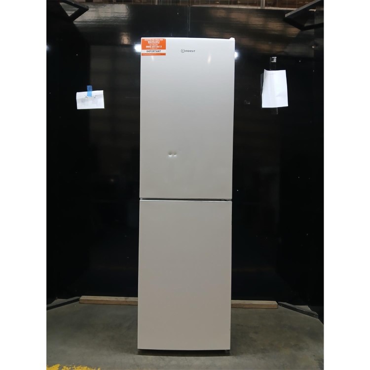 GRADE A2 - Indesit 287 Litre 50/50 Freestanding Fridge Freezer - White