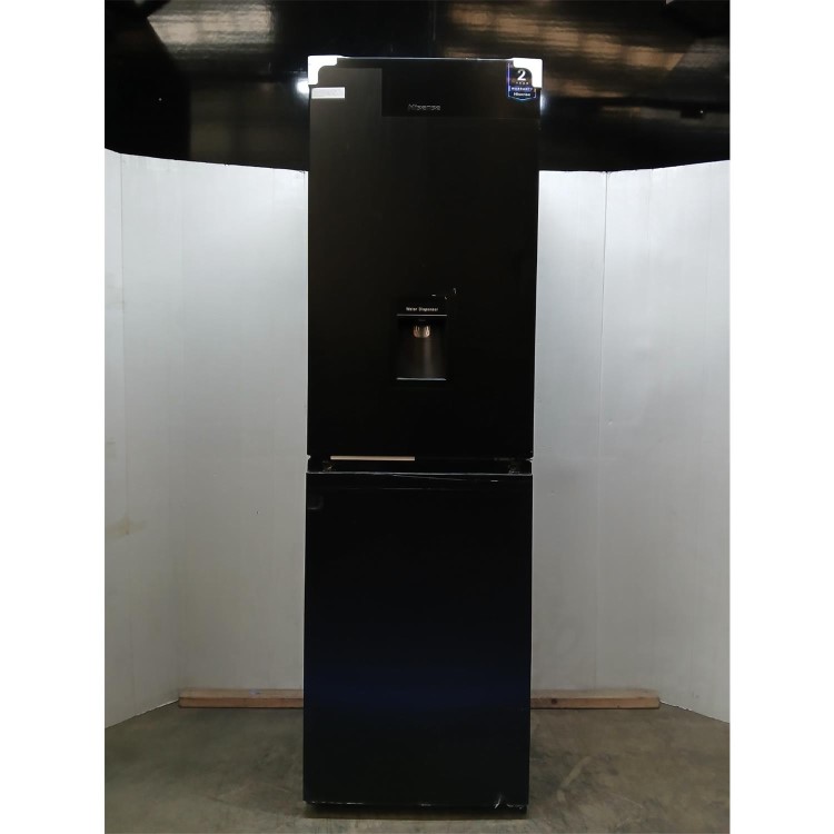 GRADE A2 - Hisense 256 Litre 50/50 Freestading Fridge Freezer - Black 