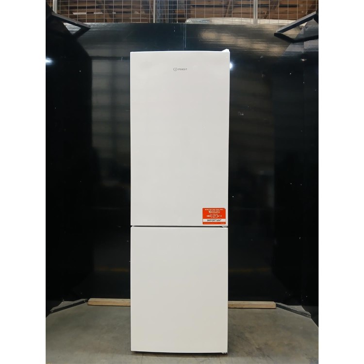 GRADE A2 - Indesit 343 Litre 60/40 Freestanding Fridge Freezer - White