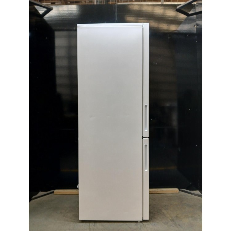 GRADE A2 - Indesit 343 Litre 60/40 Freestanding Fridge Freezer - White
