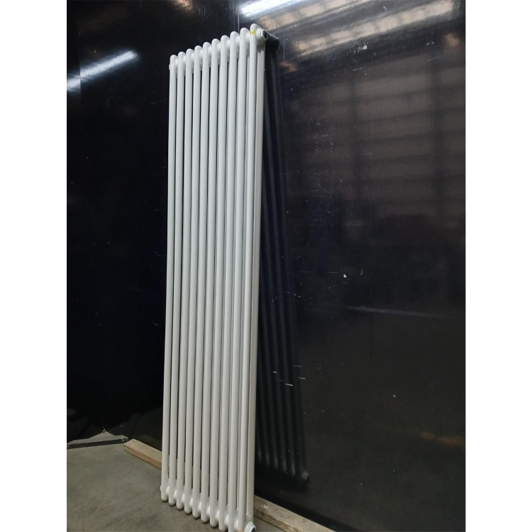 GRADE A3 - Reggio White Vertical Double Column Traditional Radiator 1800x470mm 4399 BTU - Cast Iron Style
