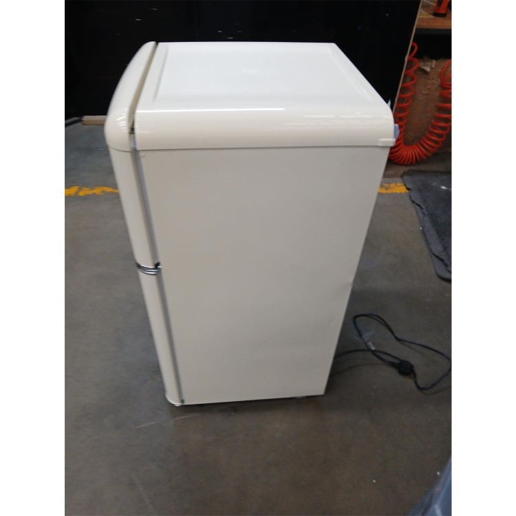 GRADE A2 - electriQ 80 Litre 70/30 Retro Freestanding Fridge Freezer – Cream