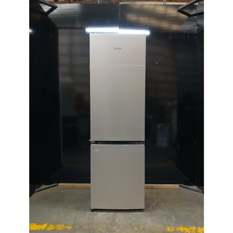 GRADE A2 - Indesit 262 Litre 70/30 Freestanding Fridge Freezer - Silver