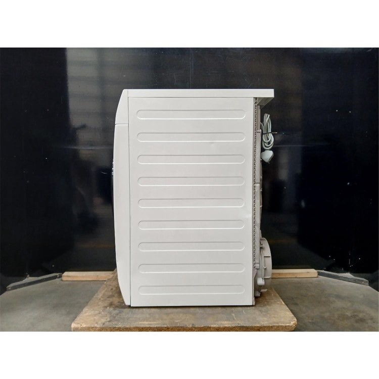 GRADE A2 - AEG 7000 Series SensiDry&reg; 8kg Heat Pump Tumble Dryer - White