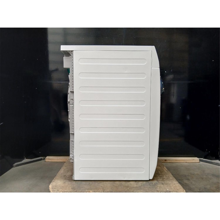 GRADE A2 - AEG 7000 Series SensiDry&reg; 8kg Heat Pump Tumble Dryer - White