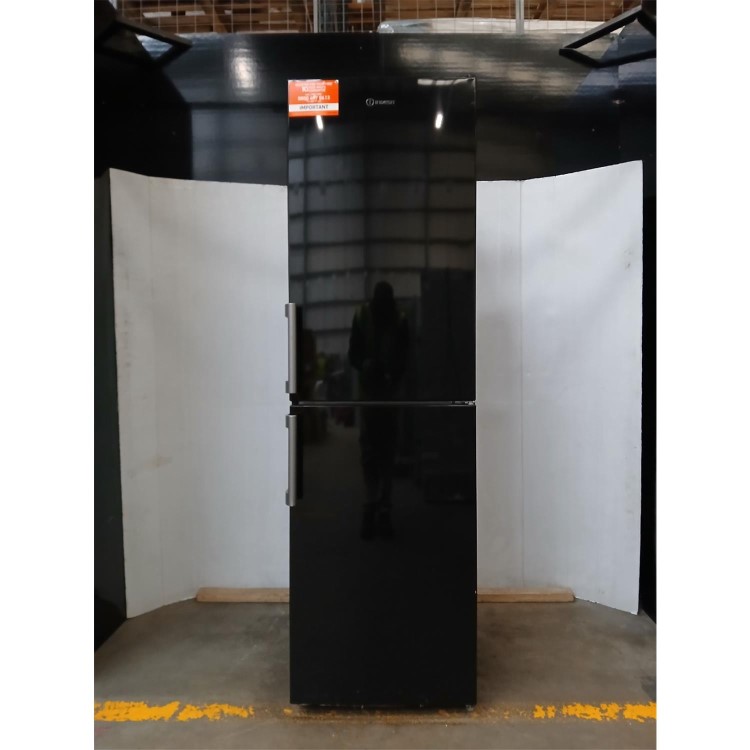 GRADE A2 - Indesit 287 Litre 50/50 Freestanding Fridge Freezer - Black