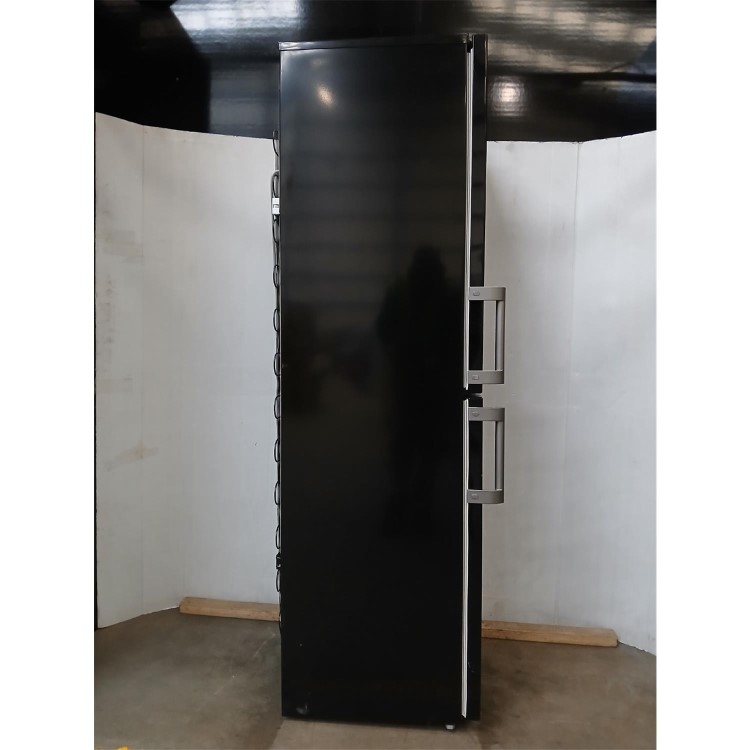 GRADE A2 - Indesit 287 Litre 50/50 Freestanding Fridge Freezer - Black