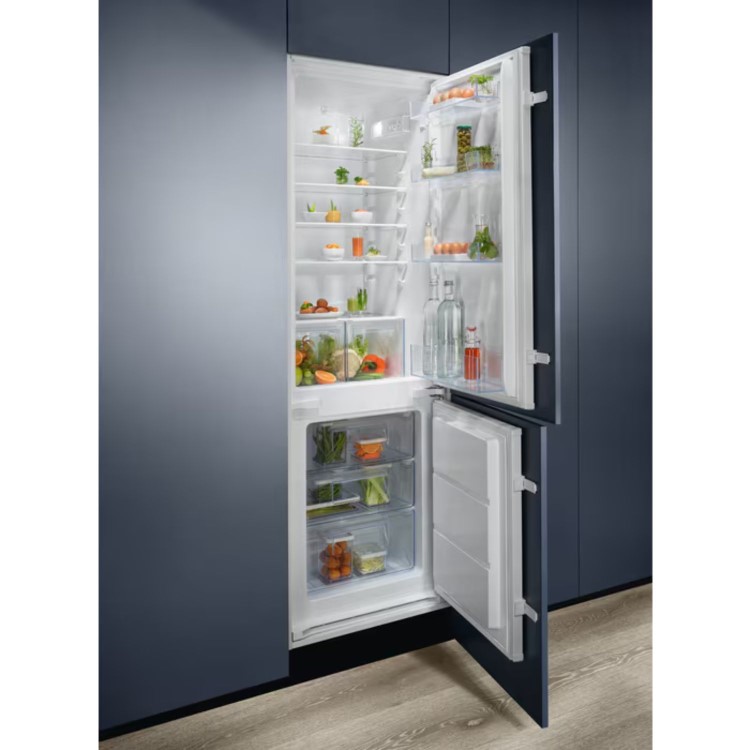 Refurbished Electrolux ColdSense 271 Litre 70/30 Freestanding Fridge Freezer - White