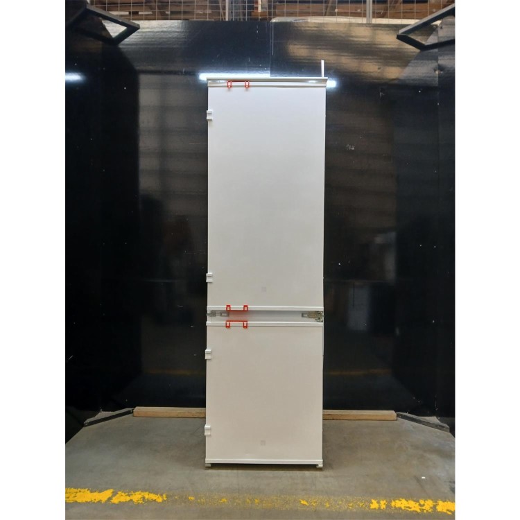 GRADE A2 - Zanussi 271 Litre 70/30 Integrated Fridge Freezer