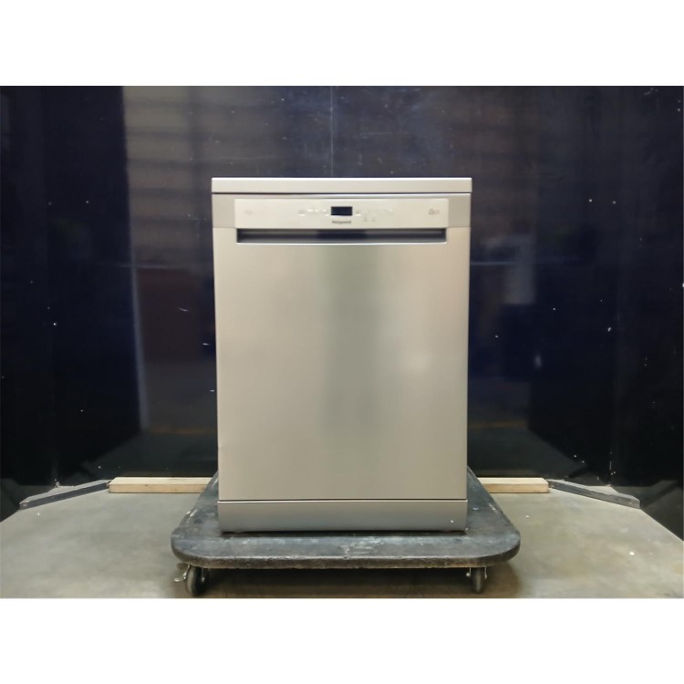 GRADE A2 - Hotpoint Maxi Space Freestanding Dishwasher - C-Rated, Silver