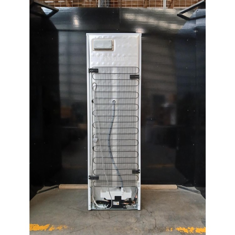 GRADE A2 - Hotpoint 270 Litre 50/50 Freestanding Fridge Freezer - White