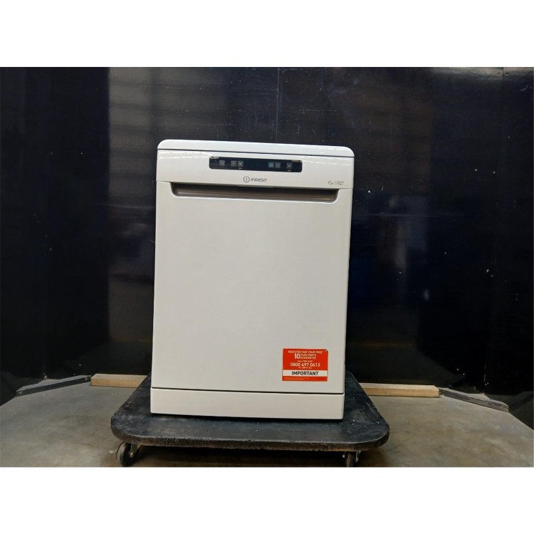 GRADE A2 - Indesit Fast&Clean Freestanding Dishwasher - D-Rated White