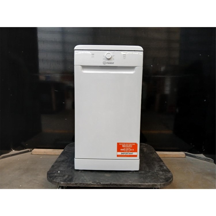 GRADE A2 - Indesit Freestanding Slimline Dishwasher - White