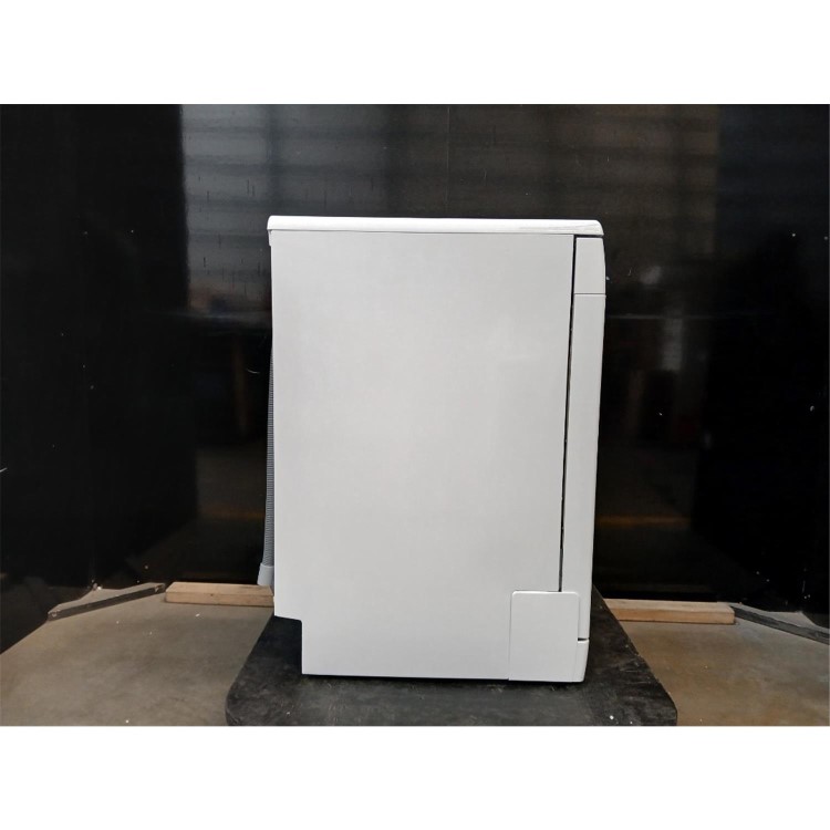 GRADE A2 - Indesit Freestanding Slimline Dishwasher - White