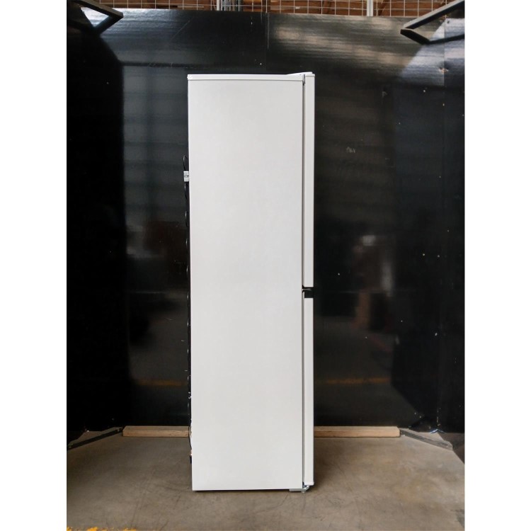 GRADE A2 - Hotpoint 270 Litre 50/50 Freestanding Fridge Freezer - White