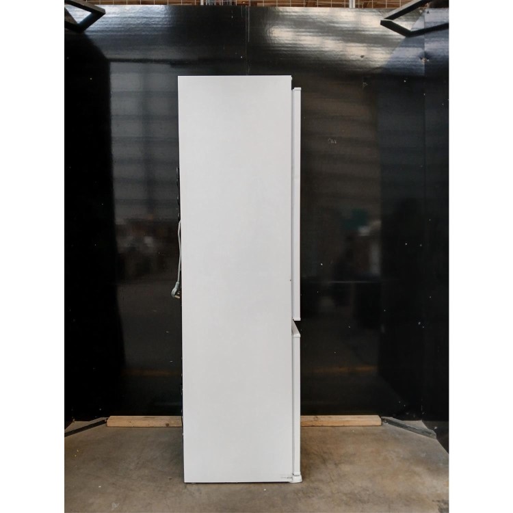 GRADE A2 - electriQ 243 Litre Frost Free 70/30 Integrated Fridge Freezer - White