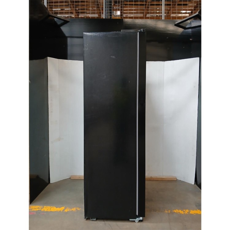 GRADE A2 - Russell Hobbs 442 Litre Side-By-Side American Fridge Freezer - Black