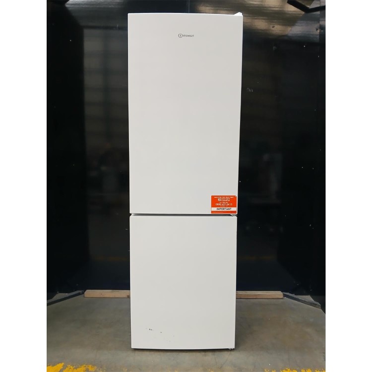 GRADE A2 - Indesit 343 Litre 60/40 Freestanding Fridge Freezer - White