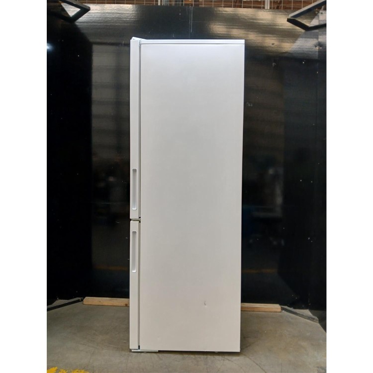 GRADE A2 - Indesit 343 Litre 60/40 Freestanding Fridge Freezer - White