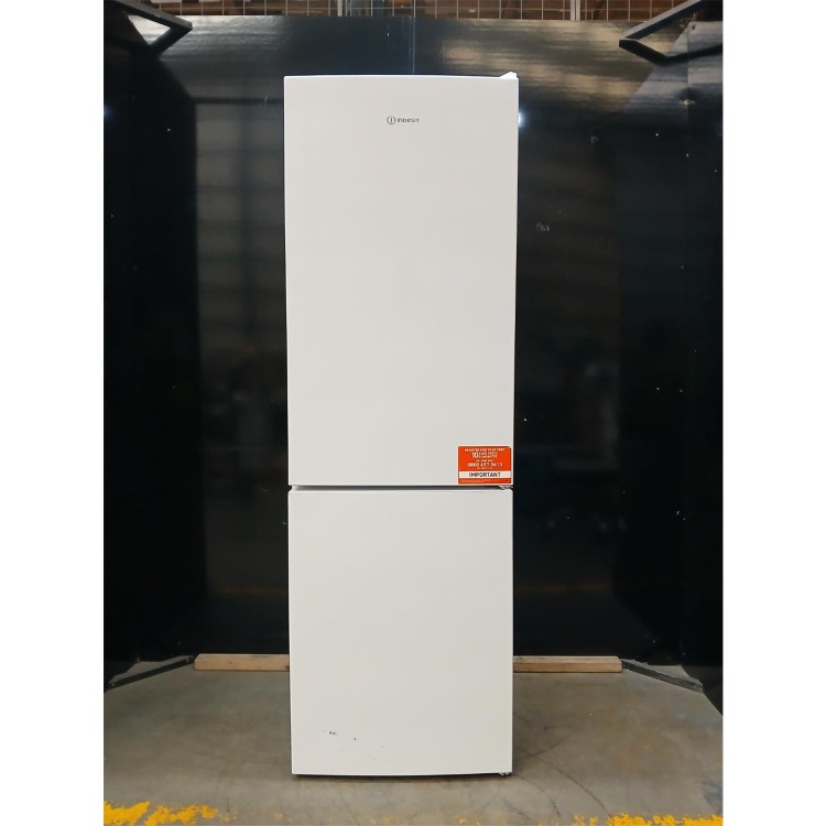 GRADE A2 - Indesit 343 Litre 60/40 Freestanding Fridge Freezer - White
