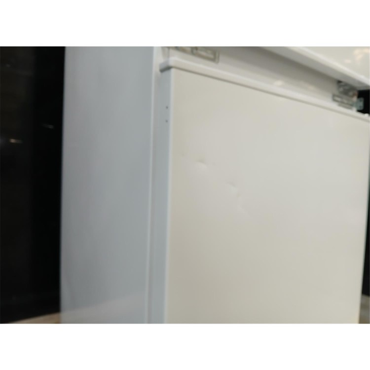 GRADE A2 - Hisense 246 Litre 177cm 70/30 Integrated Fridge Freezer with Sliding Door Hinge