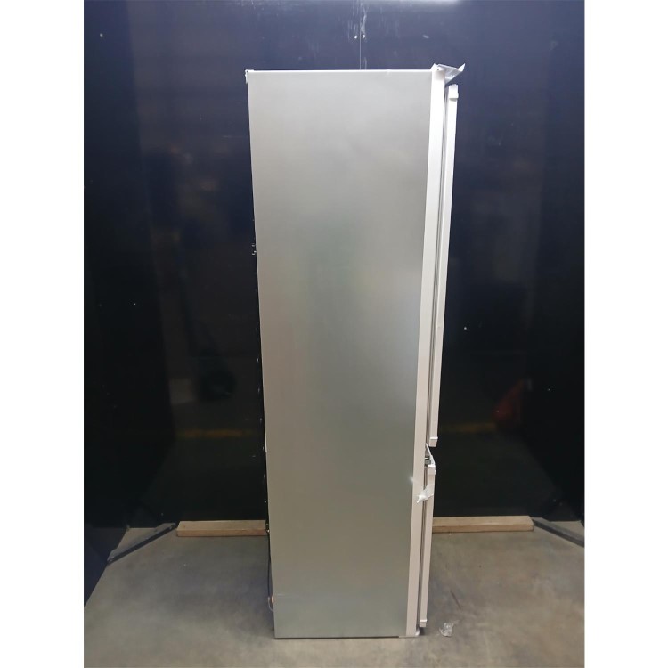 Refurbished Beko 262 Litre 70/30 Integrated Fridge Freezer - White