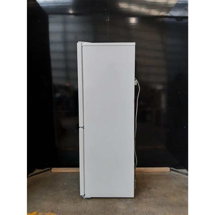 GRADE A2 - Indesit 229 Litre 60/40 Freestanding Fridge Freezer - White