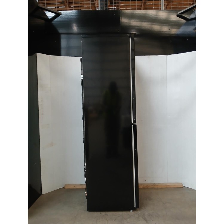 GRADE A2 - Indesit 287 Litre 50/50 Freestanding Fridge Freezer - Black