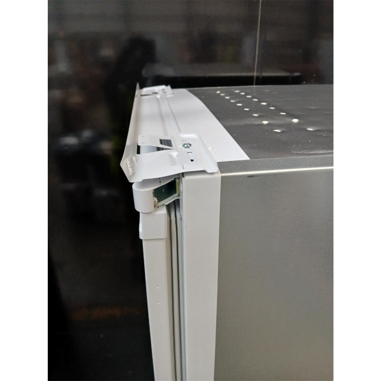 GRADE A2 - Hotpoint 265 Litre 50/50 Integrated Fridge Freezer