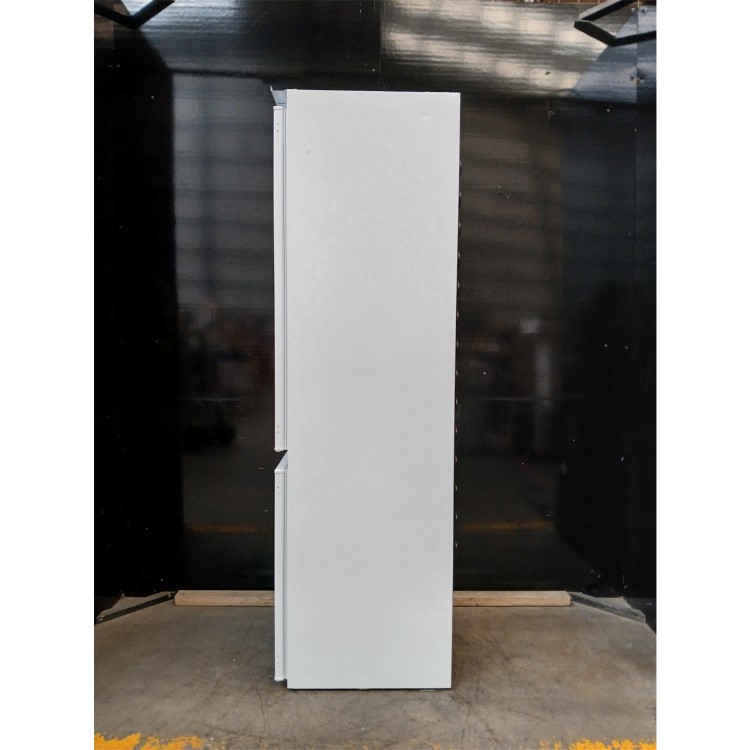 GRADE A2 - Amica 242 Litre 70/30 Integrated Fridge Freezer