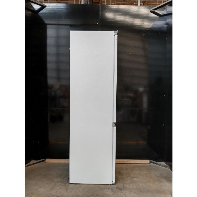 GRADE A2 - Amica 242 Litre 70/30 Integrated Fridge Freezer