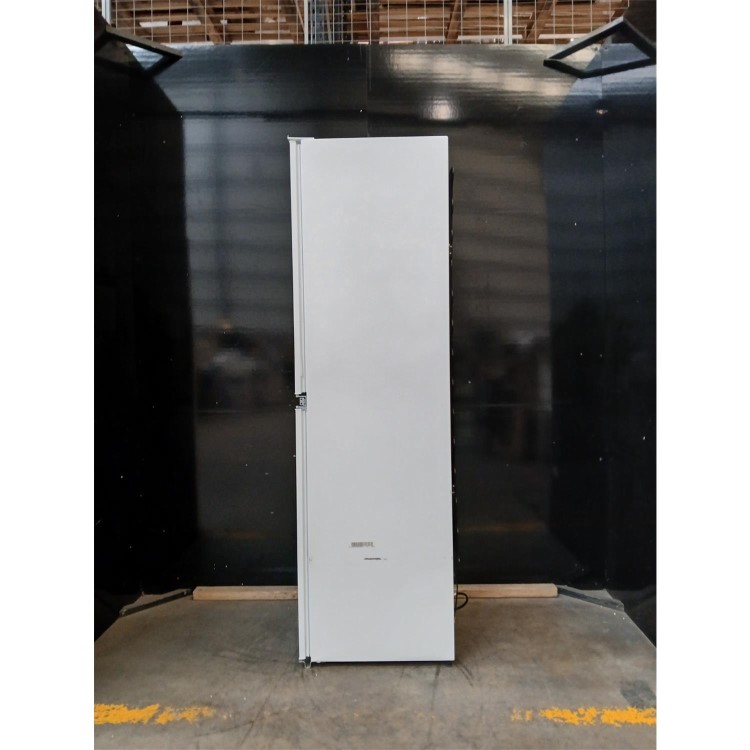 GRADE A2 - AEG 5000 Series 267 Litre 50/50 Integrated Fridge Freezer