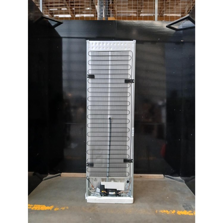 GRADE A2 - Beko 262 Litre 178cm 70/30 Integrated Fridge Freezer with Sliding Door Hinge