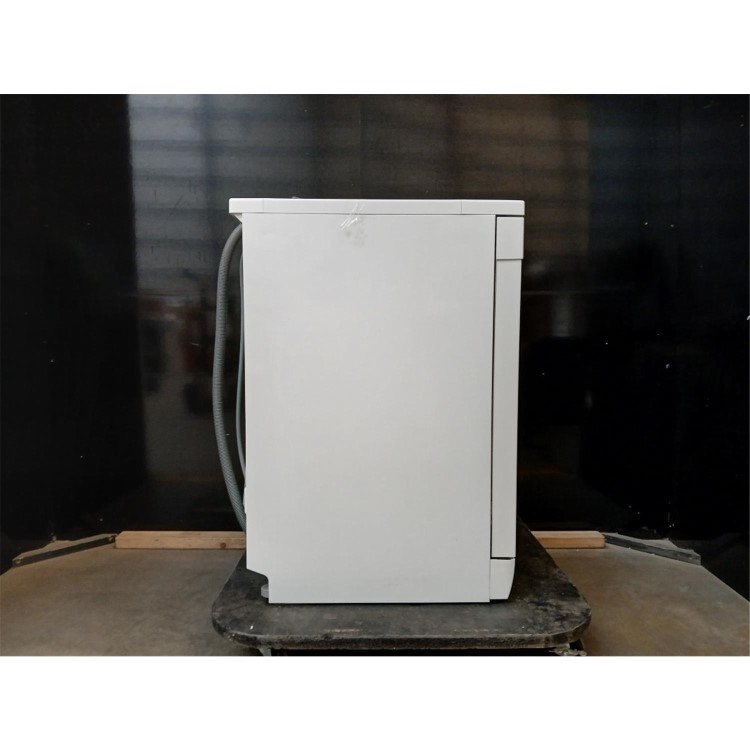 GRADE A2 - Russell Hobbs Freestanding Dishwasher - White